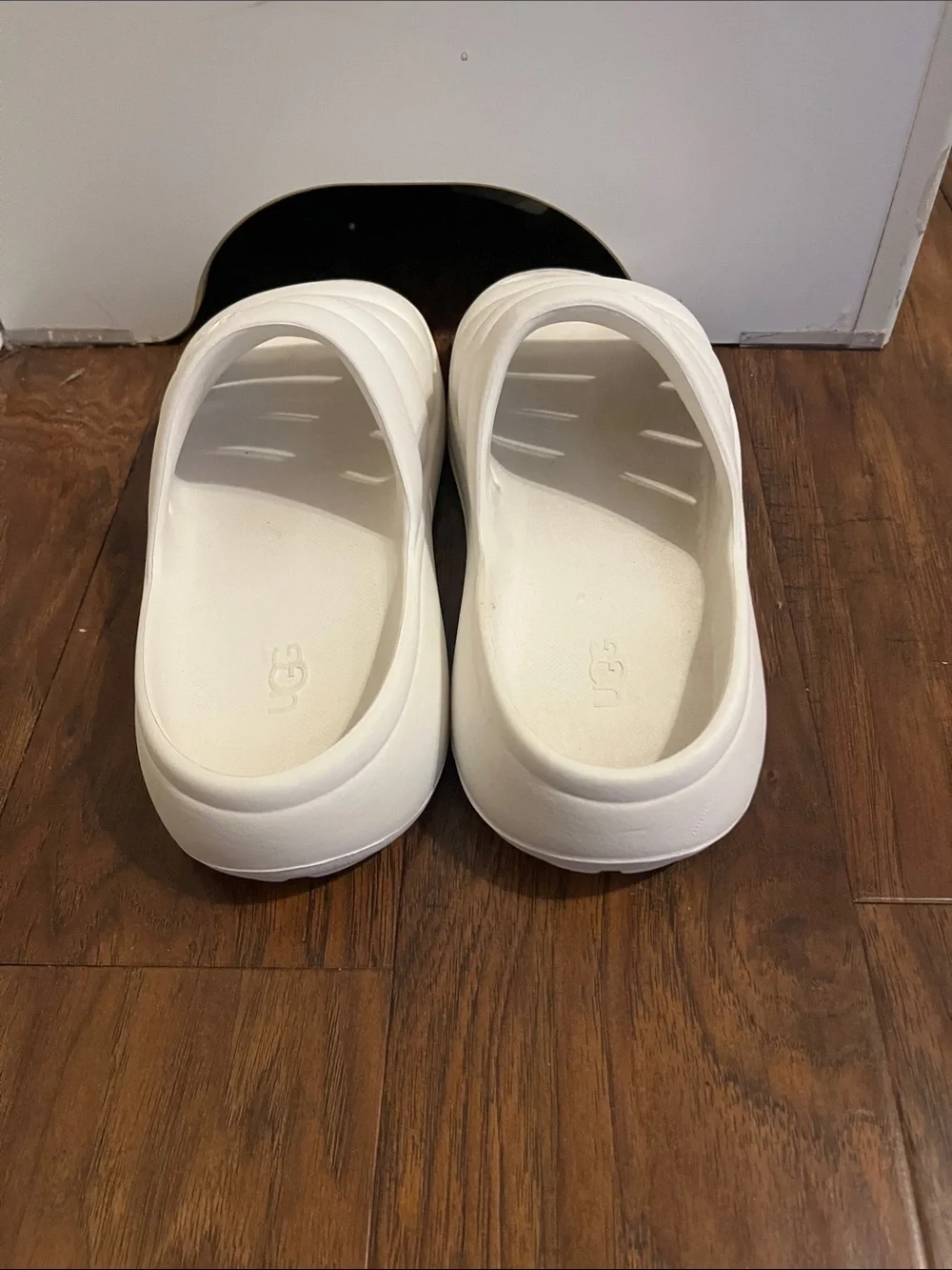UGG kids white